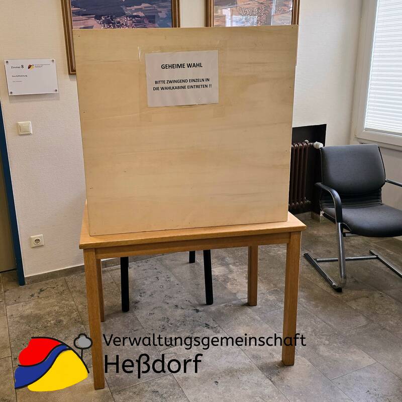 Wahlkabine im Rathaus Heßdorf