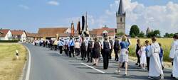 fronleichnamsprozession-hannberg_01-250x113